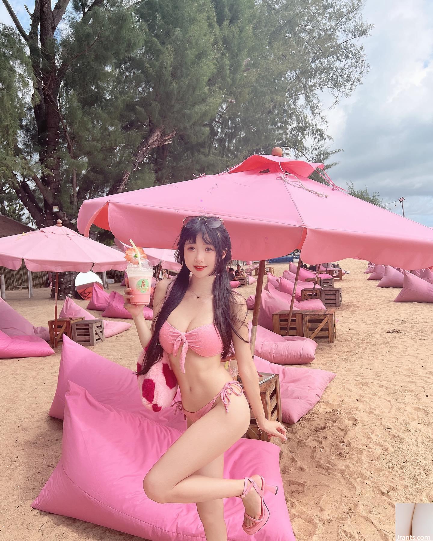 Vũ công gợi cảm “Anai Sinni” siêu dễ thương với vòng bụng trắng trẻo (17P)