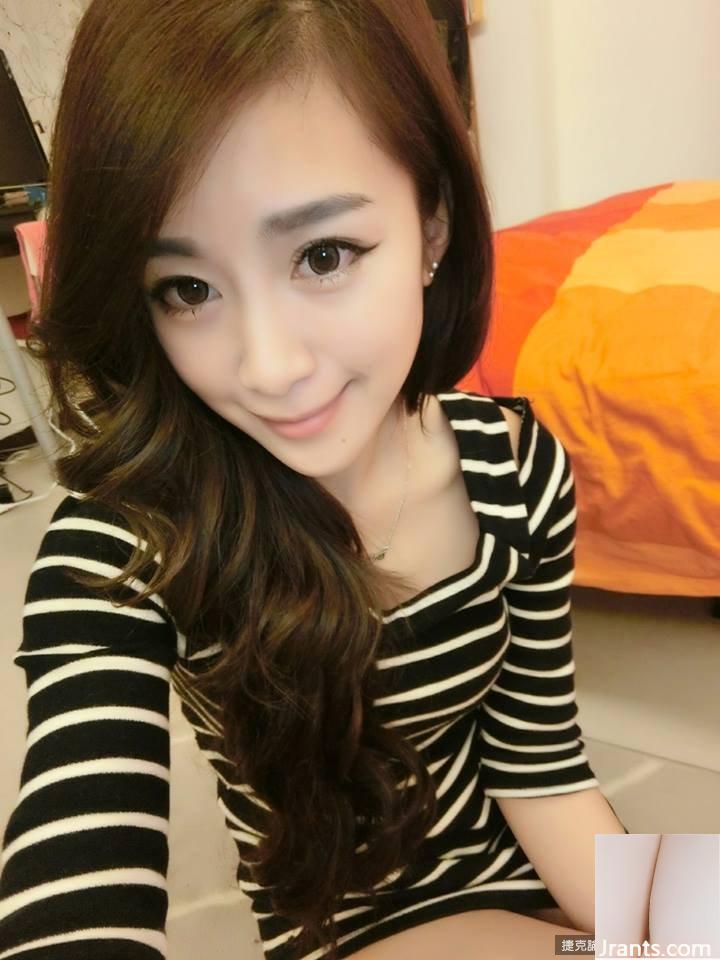 Bộ ngực 32D Madou ~ Xiaoqing Laura Ku ~ Chỉ mặc đồ lót gợi cảm bên trong chiếc túi đeo rỗng, để lộ quả bóng đầy đặn của cô ấy (73P) - Ảnh 2