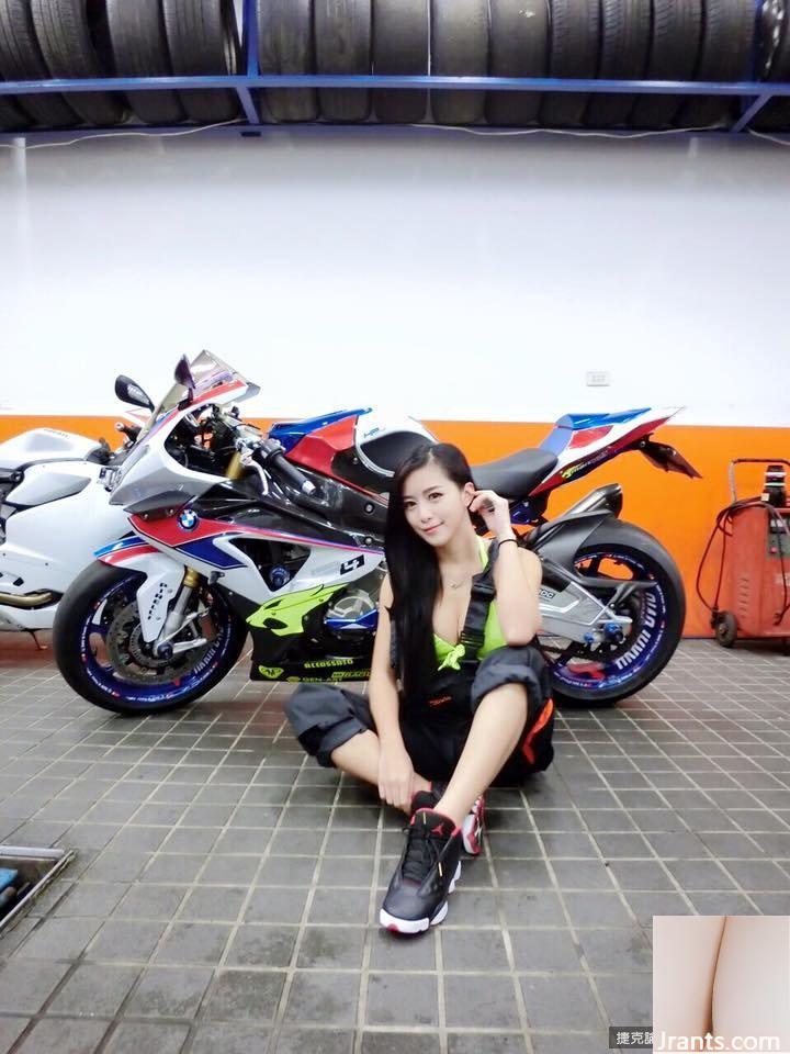 Bộ ngực 32D Madou ~ Xiaoqing Laura Ku ~ Chỉ mặc đồ lót gợi cảm bên trong chiếc túi đeo rỗng, để lộ quả bóng đầy đặn của cô ấy (73P) - Ảnh 32