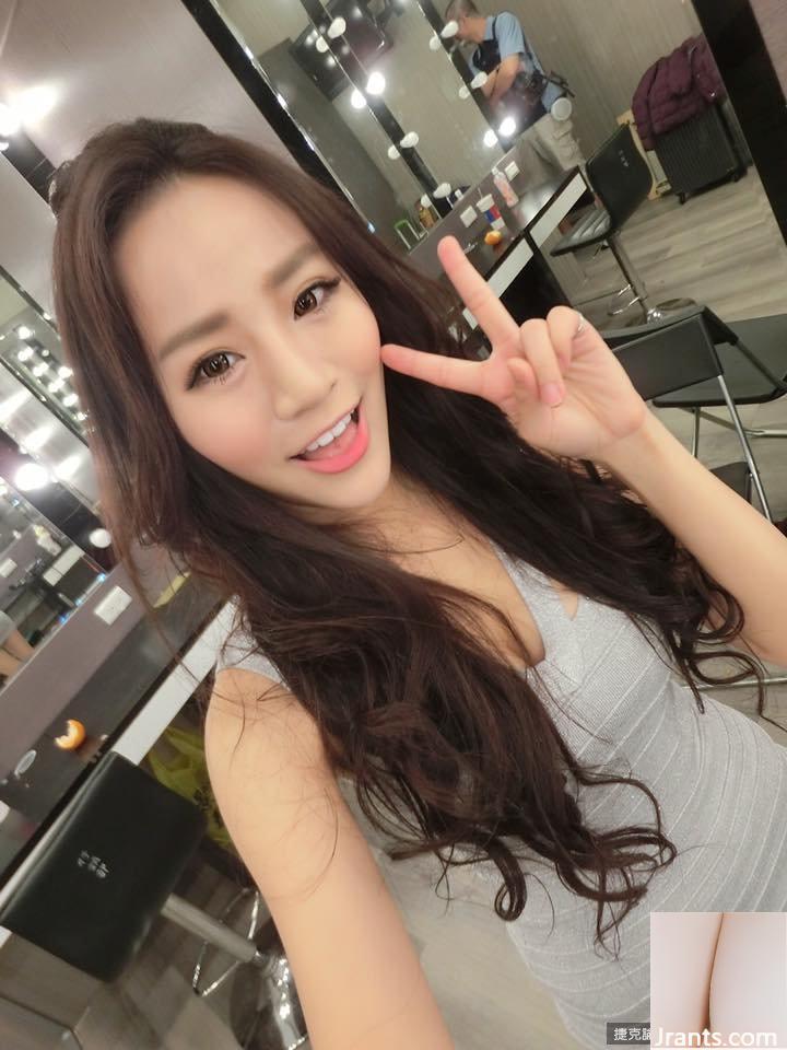 Cô em gái ngọt ngào gợi cảm Madou~Amber~ khoe ngực tại triển lãm (65P) - Ảnh 33