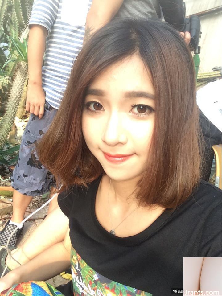 Cô gái tóc ngắn xinh đẹp ~Miars Liutzuhan~ selfie nóng bỏng trước thác nước với một dây đeo vai tuột ra trông càng quyến rũ hơn (29P - Ảnh 13