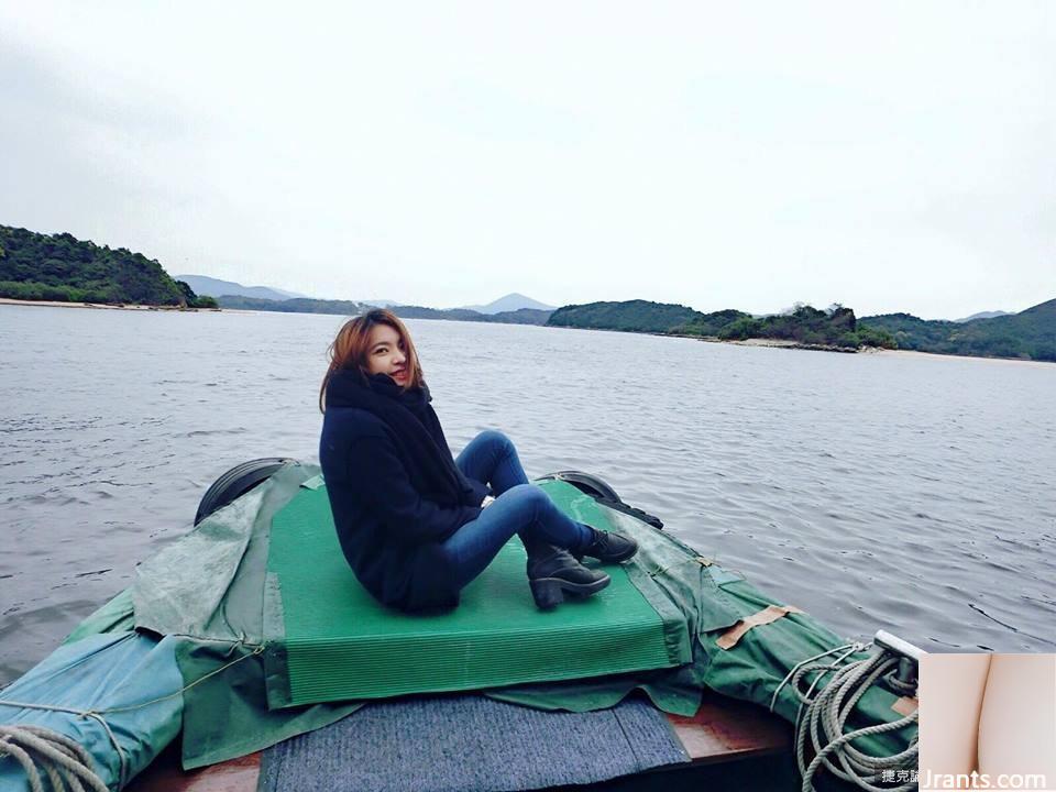 Cô gái tóc ngắn xinh đẹp ~Miars Liutzuhan~ selfie nóng bỏng trước thác nước với một dây đeo vai tuột ra trông càng quyến rũ hơn (29P - Ảnh 3