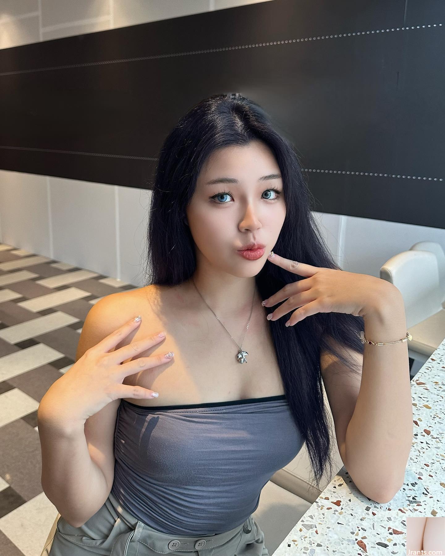 Những đường cong quyến rũ nhất dưới góc nhìn tà ác của mỹ nữ bó sát “Lin Lingling Slin” (17P) - Ảnh 5