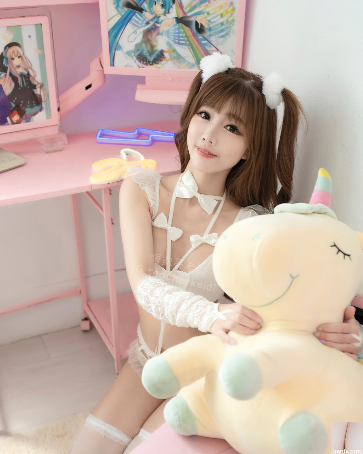 Vẻ đẹp khí chất “Thầy Katie” có bộ ngực căng tròn, đẹp khiến người ta mê mẩn (17P) - Ảnh 15