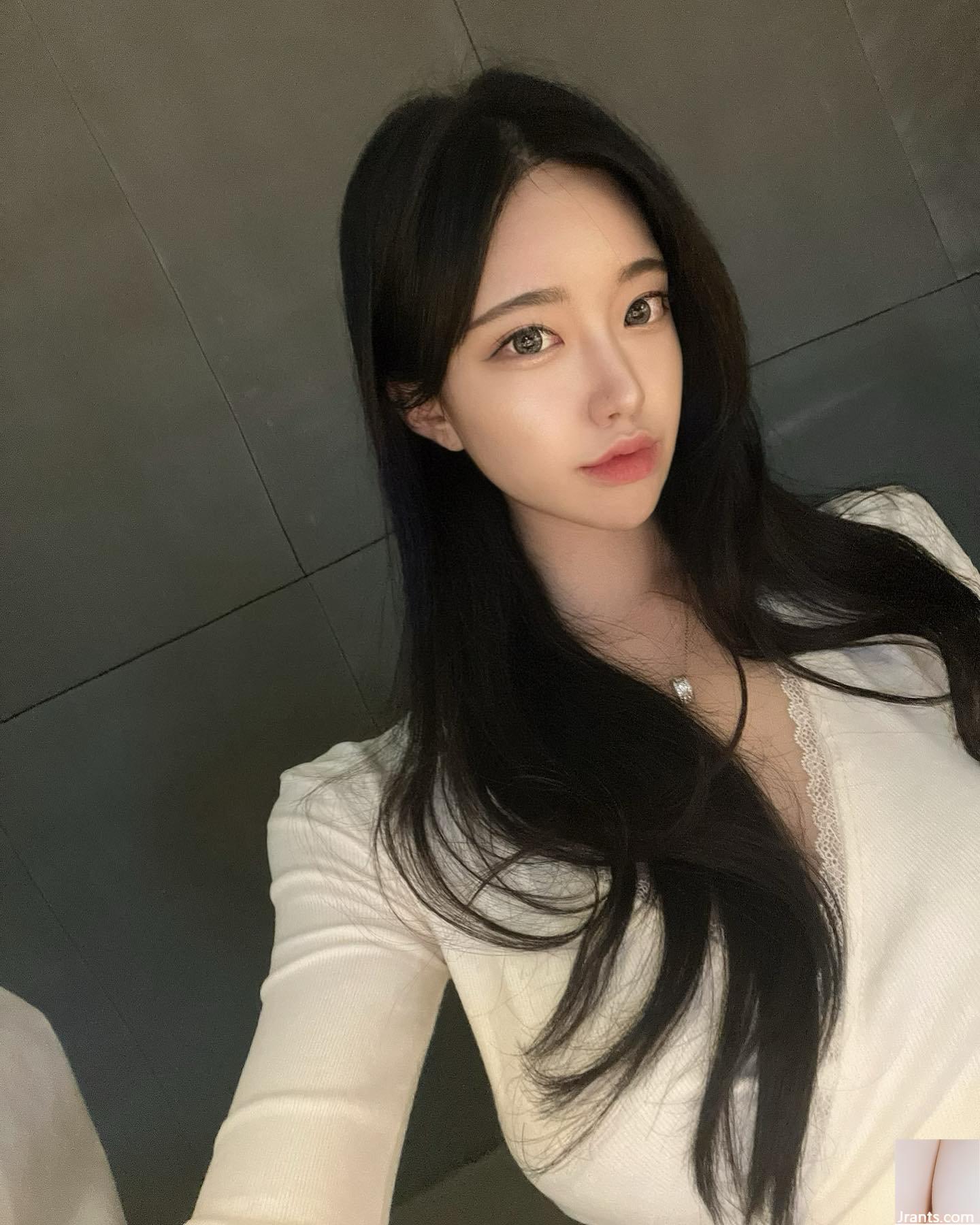 Em gái ngực đẹp “” có dáng người bụ bẫm như thật, khuôn mặt xinh đẹp khiến người ta hóa đá (16P) - Ảnh 3