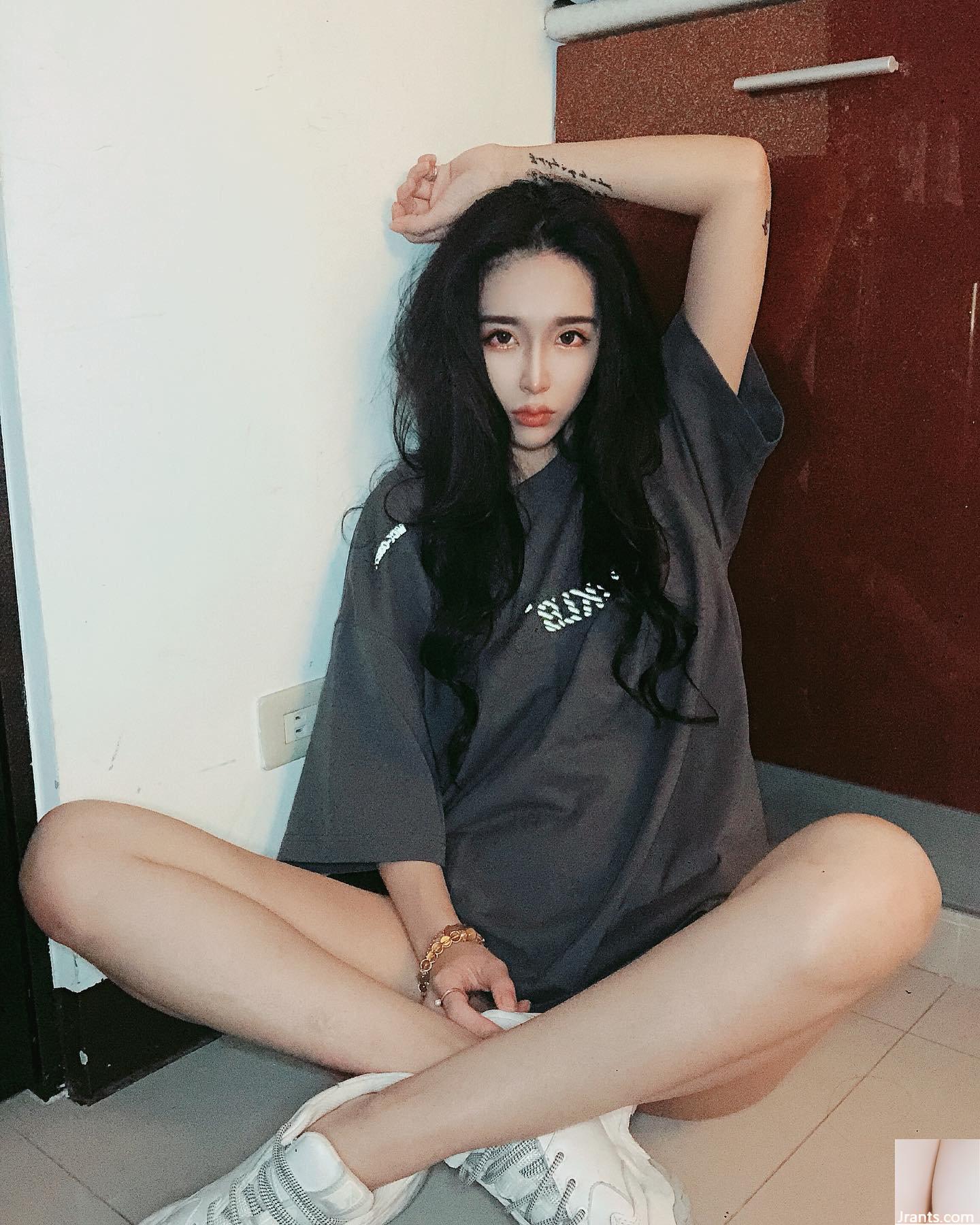 Người đẹp lai “Ruan Zhen N a na” có gương mặt lạnh lùng pha chút gợi cảm (15P) - Ảnh 13