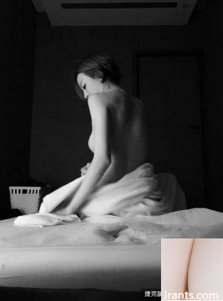 Cô gái ngực đẹp Lucy Ni Qianling chụp ảnh tự sướng và để lộ cả hai bên ngực trong giấc mơ ngông cuồng nhất (36P) - Ảnh 24