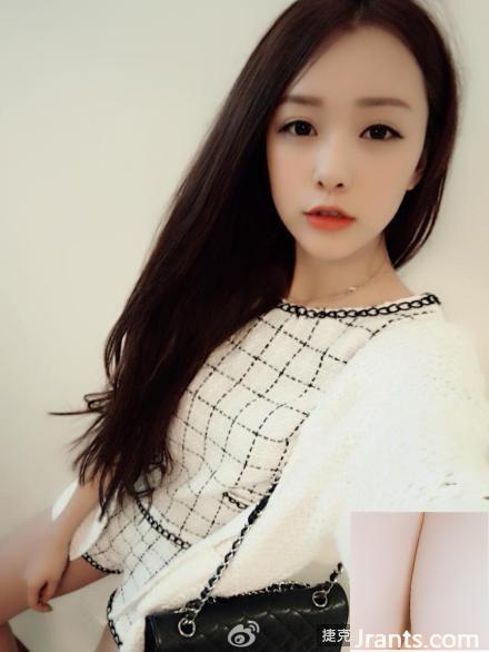 Người mẫu nhỏ nhắn với khí chất tươi tắn ~ Huang Yilin B (81P) - Ảnh 36