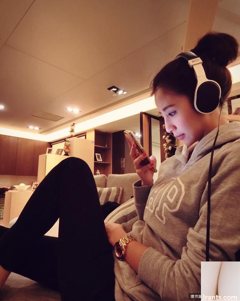 Nữ tiếp viên của Tiger Airways với đôi chân trắng ngần và khuôn mặt ngọt ngào ~ Rita Kao(Gao Yuwen)~ (53P) - Ảnh 20