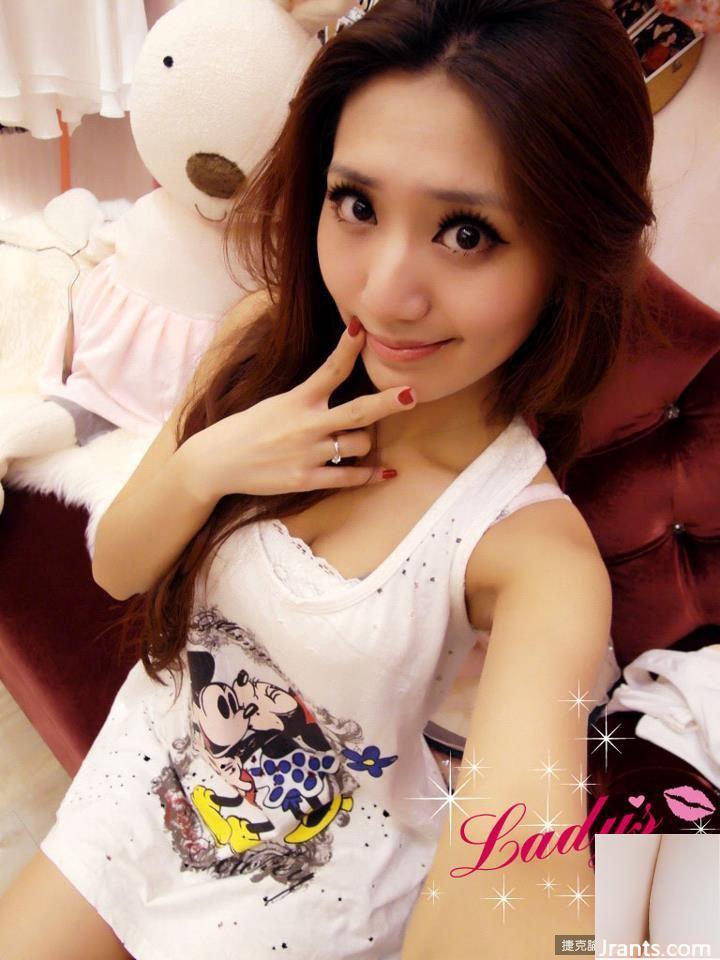 Cô chủ xinh đẹp ~ Yumi Liang ~ khoe sự nghiệp bắt mắt trong bộ trang phục chữ V khoét sâu của chính mình - Ảnh 3