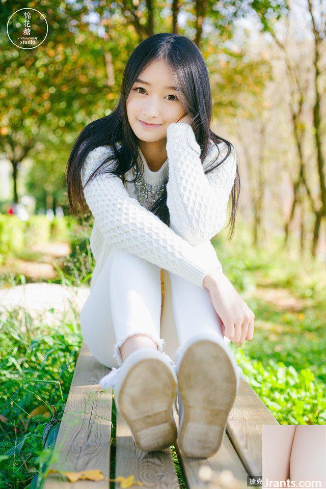 Cô gái học đường thuần khiết đầy nắng và xinh đẹp ~ Duo Duoer - Ảnh 4