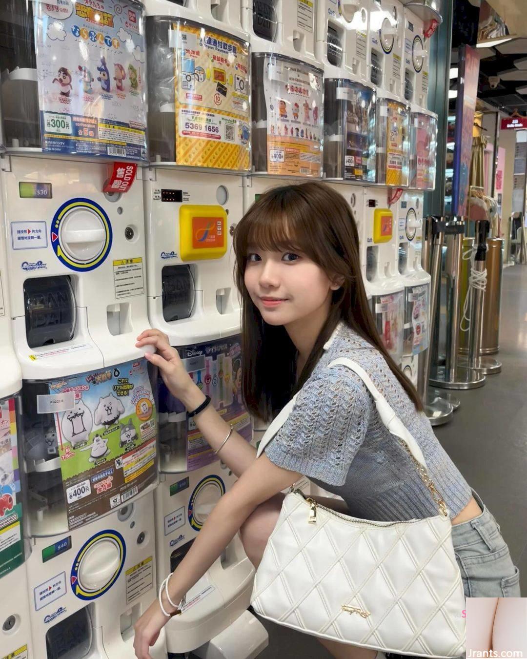 April, một cô gái xinh đẹp đến từ Hong Kong, có khuôn mặt siêu ngọt ngào, những đường cong thanh mảnh và khí chất quyến rũ. Cô ấy cũng có trang phục bikini trên ig, khiến một số cư dân mạng không khỏi phải ghen tị. - Ảnh 2