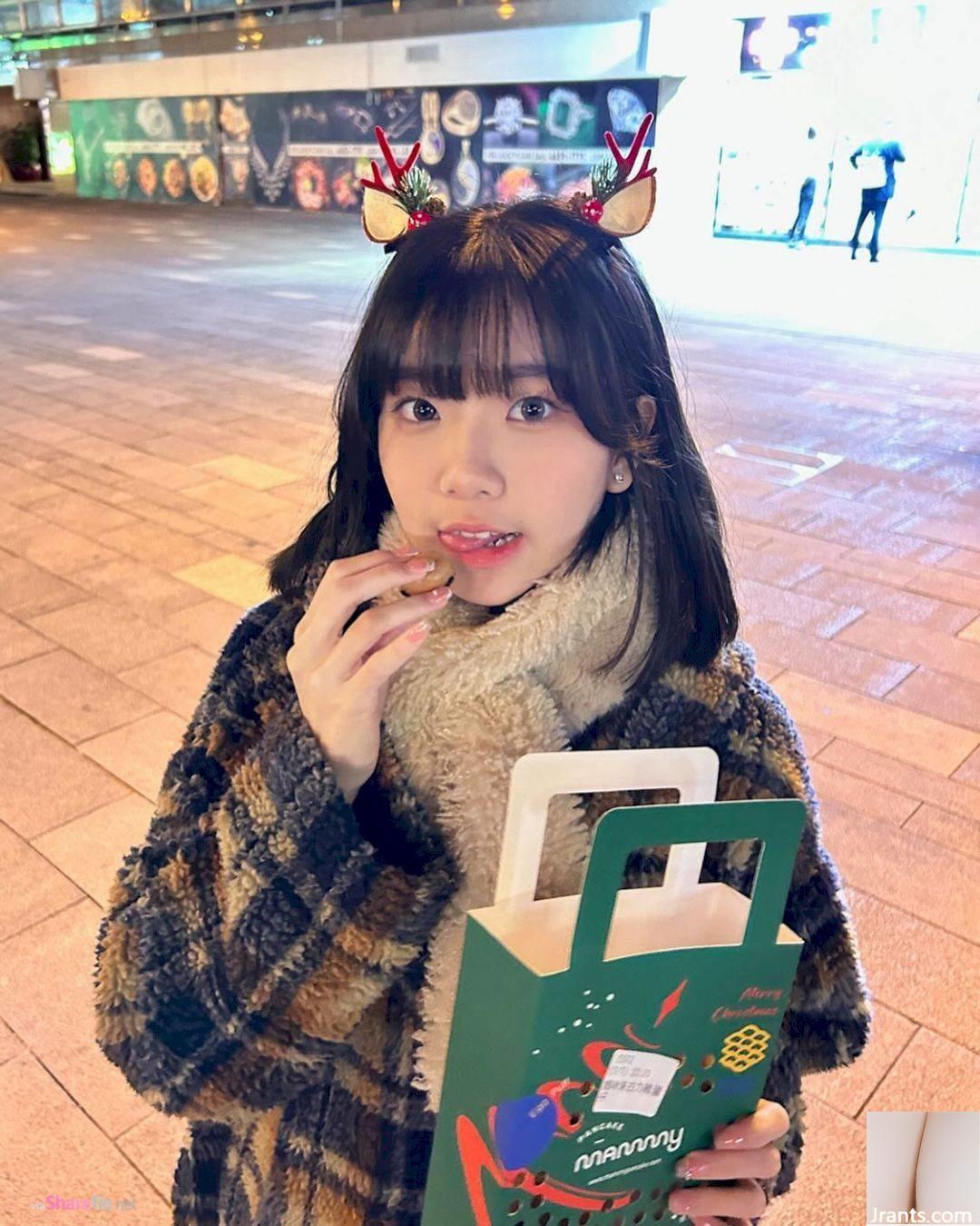 April, một cô gái xinh đẹp đến từ Hong Kong, có khuôn mặt siêu ngọt ngào, những đường cong thanh mảnh và khí chất quyến rũ. Cô ấy cũng có trang phục bikini trên ig, khiến một số cư dân mạng không khỏi phải ghen tị. - Ảnh 4