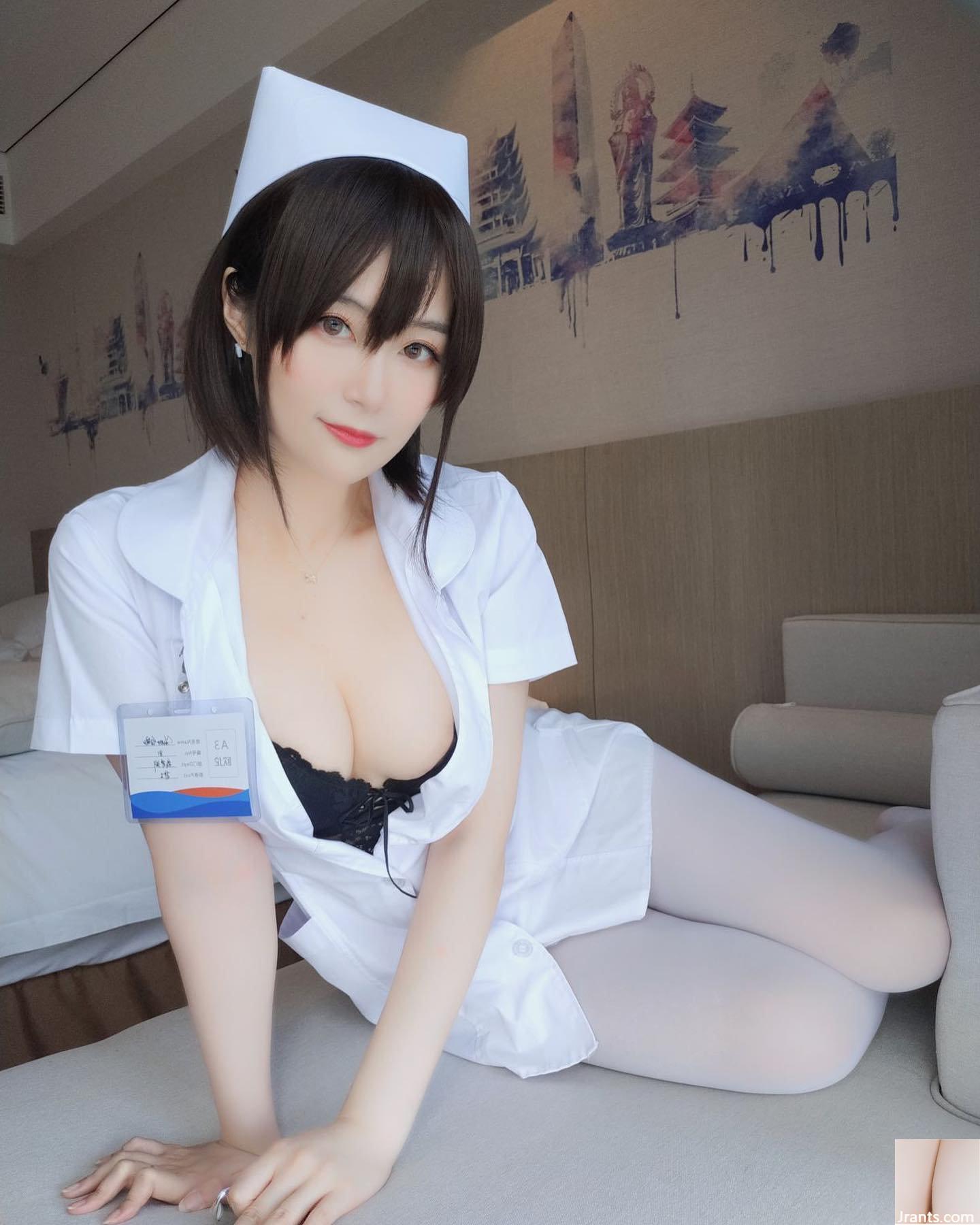 Nữ thần “Silver 81” không có điểm mù, khuôn mặt dù chụp thế nào cũng đẹp, bộ ngực khủng gợi cảm hút hồn (28P) - Ảnh 22