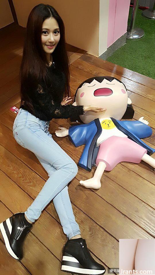 Ngực 32D, ngực và chân đẹp Tiancai ~ Xu Huiling ~ Ảnh selfie cắt thấp trên xe với đường sự nghiệp dài bắt mắt (50P+Facebook) (57P) - Ảnh 37