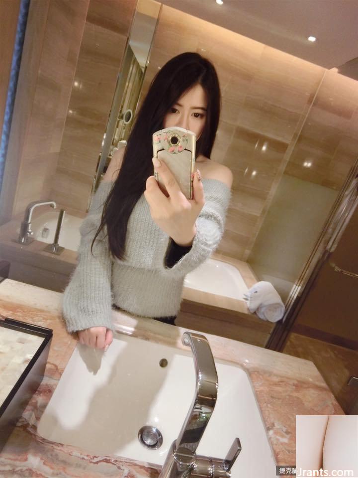 Bà chủ G-cup ~ Liu Liuning ~ selfie bikini đỏ nóng bỏng với vòng nâng tập trung và bộ ngực đẹp quá đầy đặn (69P) - Ảnh 61