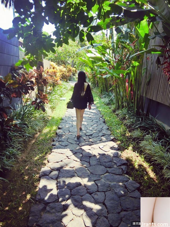 Bà chủ G-cup ~ Liu Liuning ~ selfie bikini đỏ nóng bỏng với vòng nâng tập trung và bộ ngực đẹp quá đầy đặn (69P) - Ảnh 65