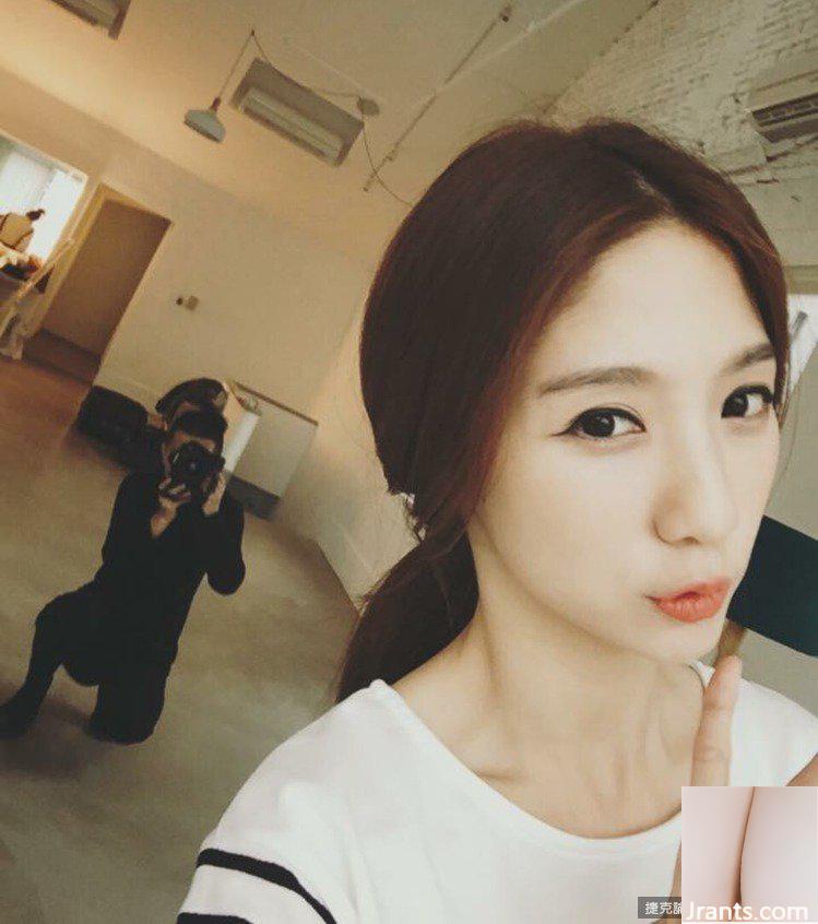 Vợ xinh đẹp người mẫu trực tuyến Wang Xinyi (23P)