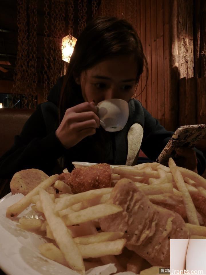 Cô gái xinh đẹp ~ Cô gái Lina thạch ~ Chụp ảnh tự sướng trong bộ bikini màu hồng, đôi chân trắng nõn xinh đẹp lộ đúng vị trí (16P) - Ảnh 5