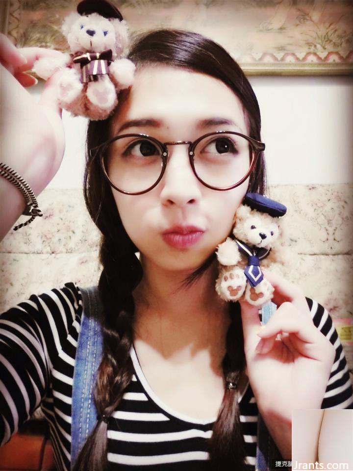 Cô gái xinh đẹp ~ Cô gái Lina thạch ~ Chụp ảnh tự sướng trong bộ bikini màu hồng, đôi chân trắng nõn xinh đẹp lộ đúng vị trí (16P) - Ảnh 9