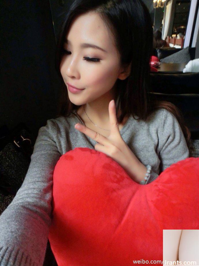 Với dáng người kiêu hãnh ~ Hu Qiqi B (48P) - Ảnh 26