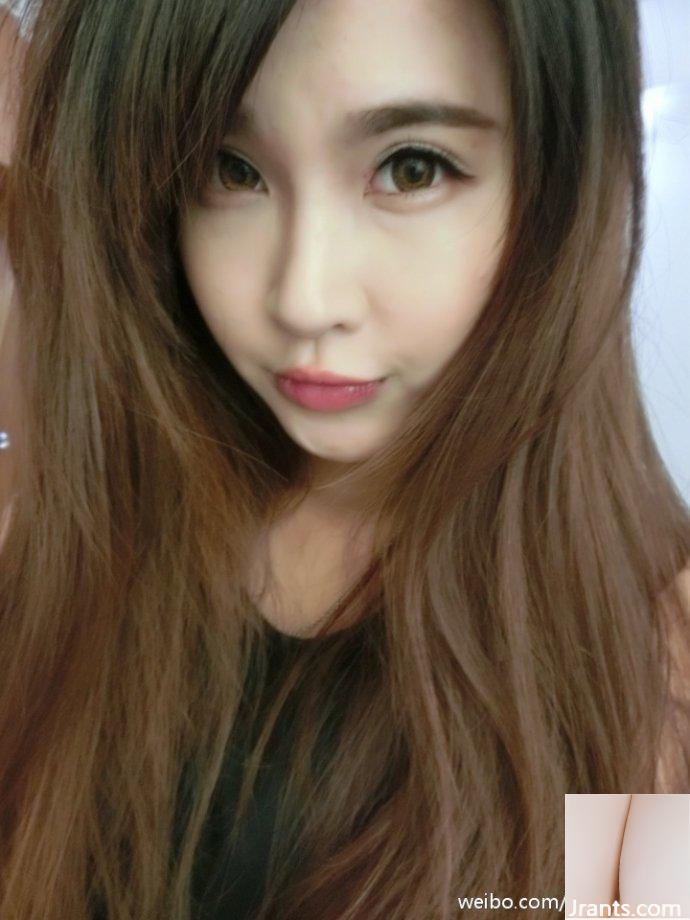 Với dáng người kiêu hãnh ~ Hu Qiqi B (48P) - Ảnh 34