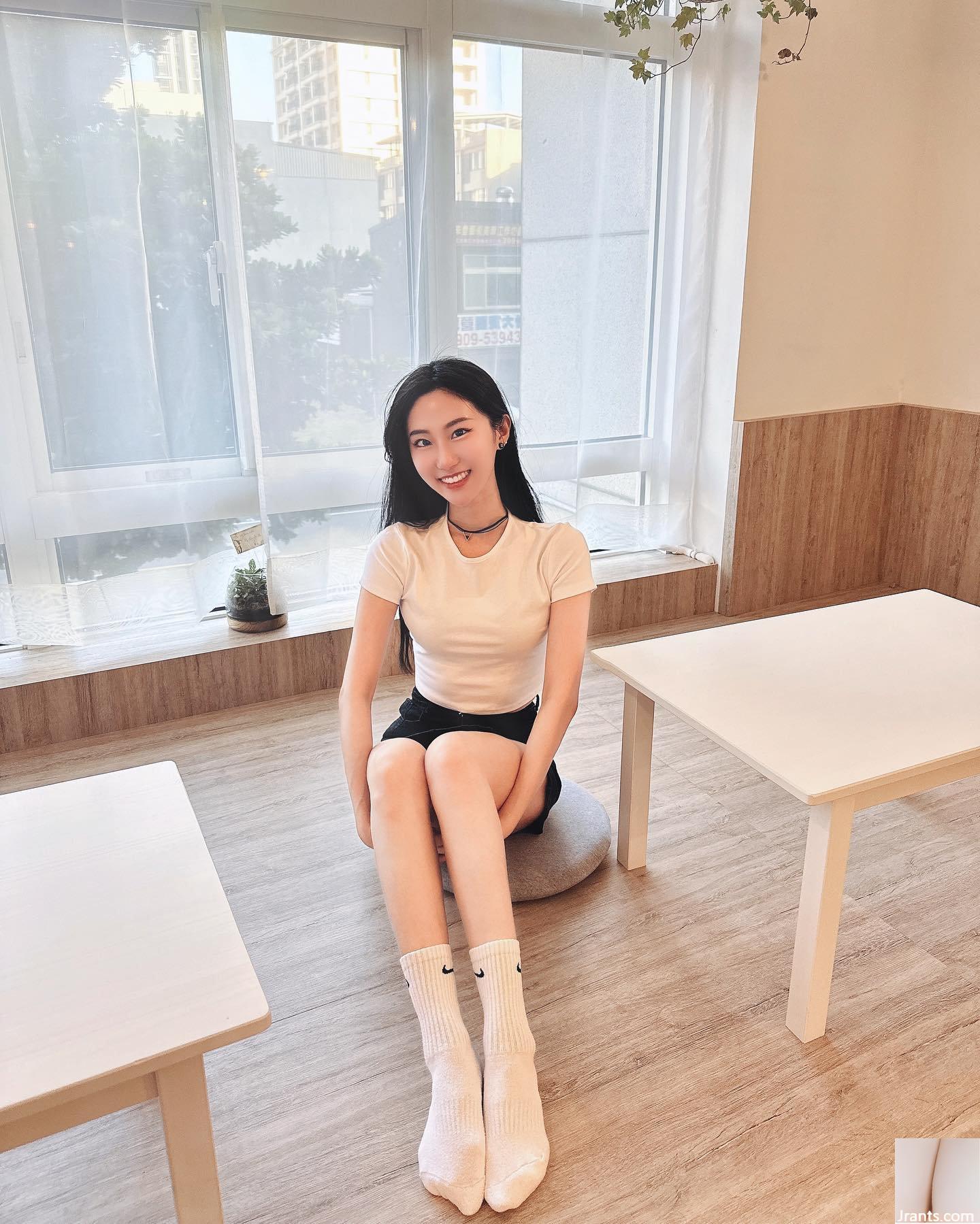 Vẻ đẹp thanh lịch của yêu tinh thế giới loài người “verakaooo” nghiêng đầu đáng yêu (12P) - Ảnh 5