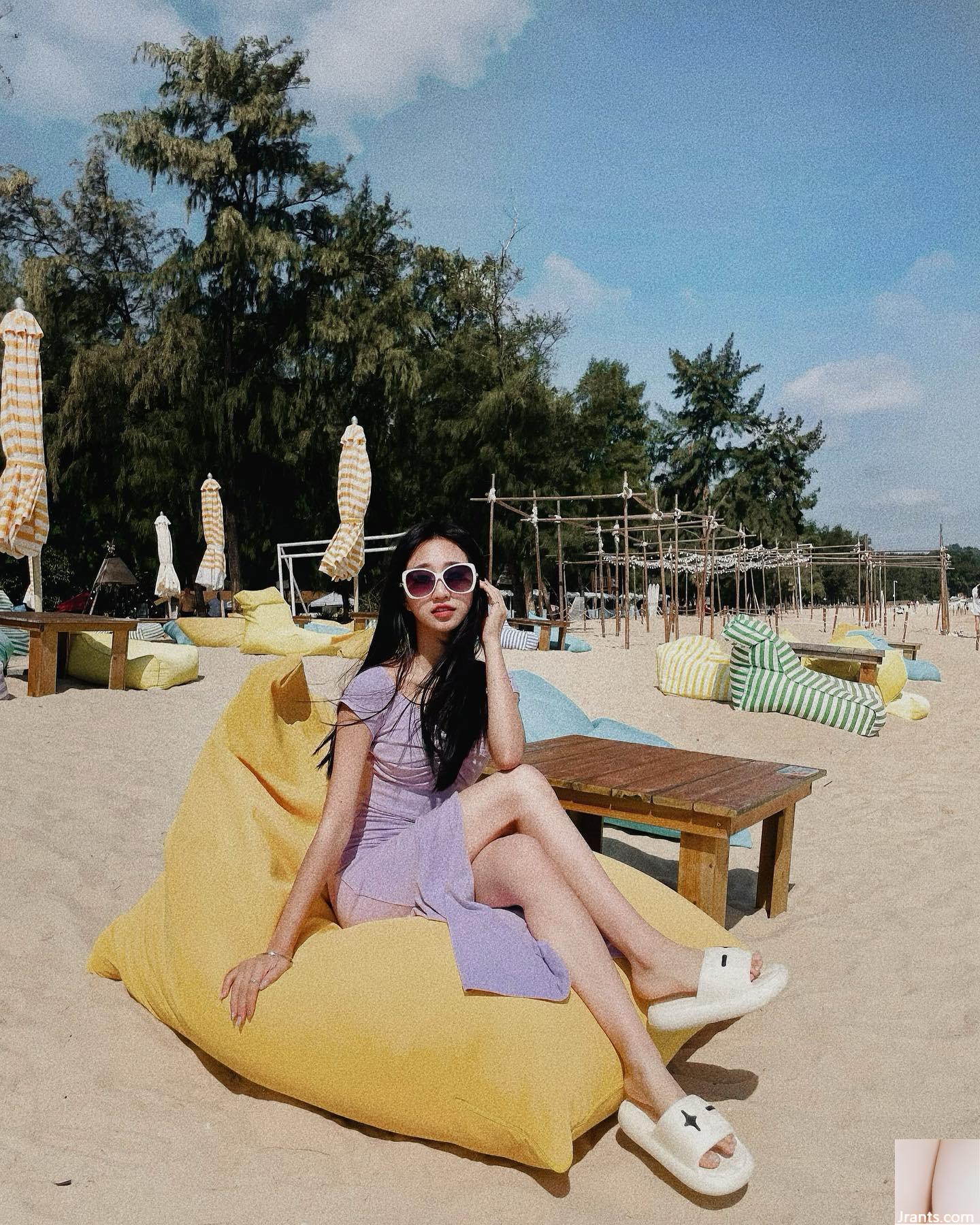 Cặp đùi trắng nõn nõn nà “KIVI Li Yun” có khuôn mặt xinh đẹp như thiên thần, táo bạo chụp ảnh nơi hoang dã (13P) - Ảnh 3