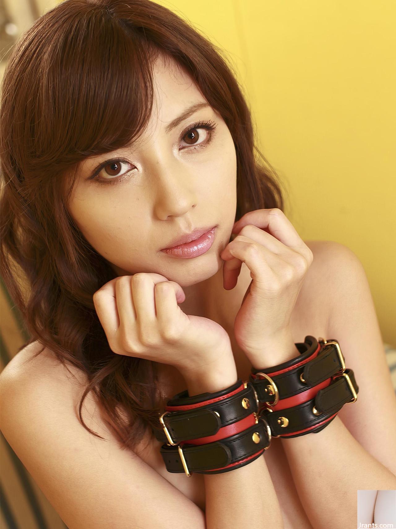 (Yokoyama Miyuki) Chia sẻ ảnh nóng khiến tôi đỏ mặt và tim đập mạnh (53P) - Ảnh 16