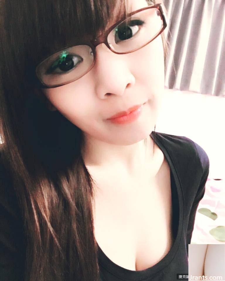 Tư vấn tài chính Cô gái xinh đẹp 32D~Xiangmi (Cheng Xiangting)~Bikini gợi cảm Show Sparks Hot Career Line (29P) - Ảnh 4