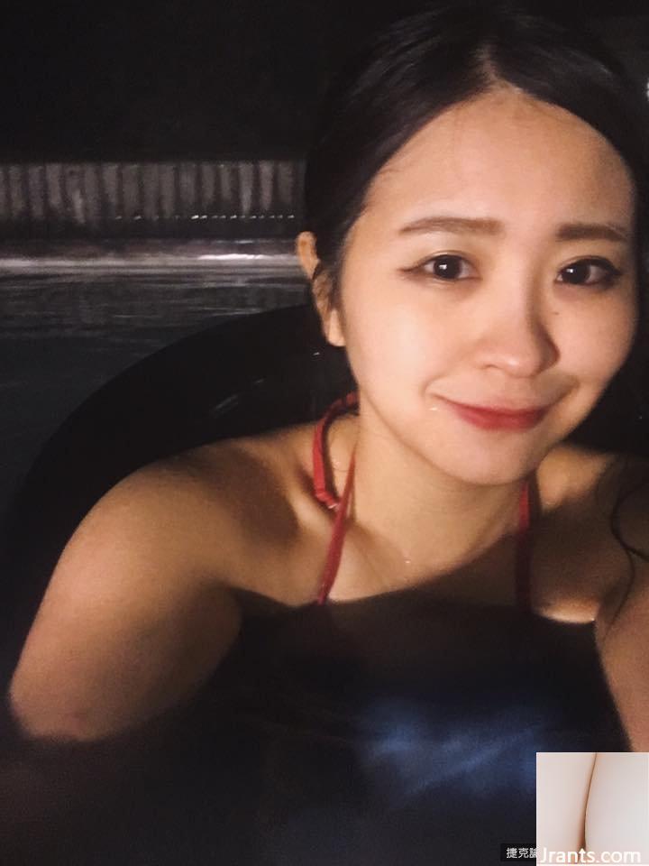 Một cô gái xinh đẹp với bộ ngực 34E ~ Quanquan (Guo Yanling) ~ Mặc bikini ngâm mình trong suối nước nóng và uống rượu trong khách sạn Iceland (? Siêu thoải mái (38P) - Ảnh 14