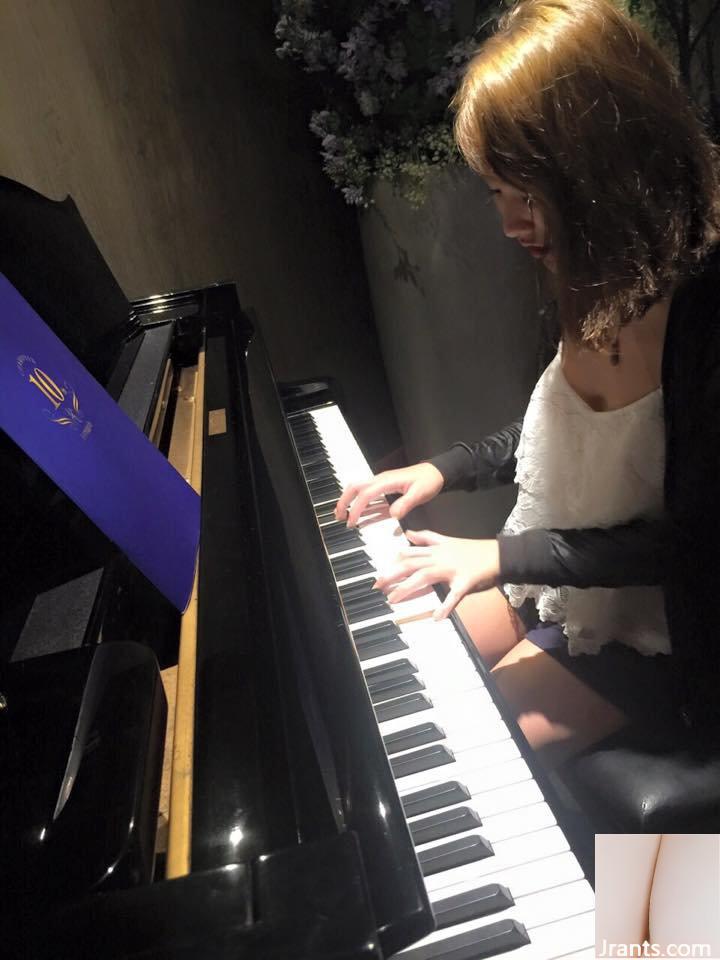 Cô giáo mẫu giáo xinh đẹp bảo mẫu ~ Peng Ning ~ tất chân nóng bỏng và roi da để huấn luyện thiếu niên ngỗ ngược (29P) - Ảnh 18