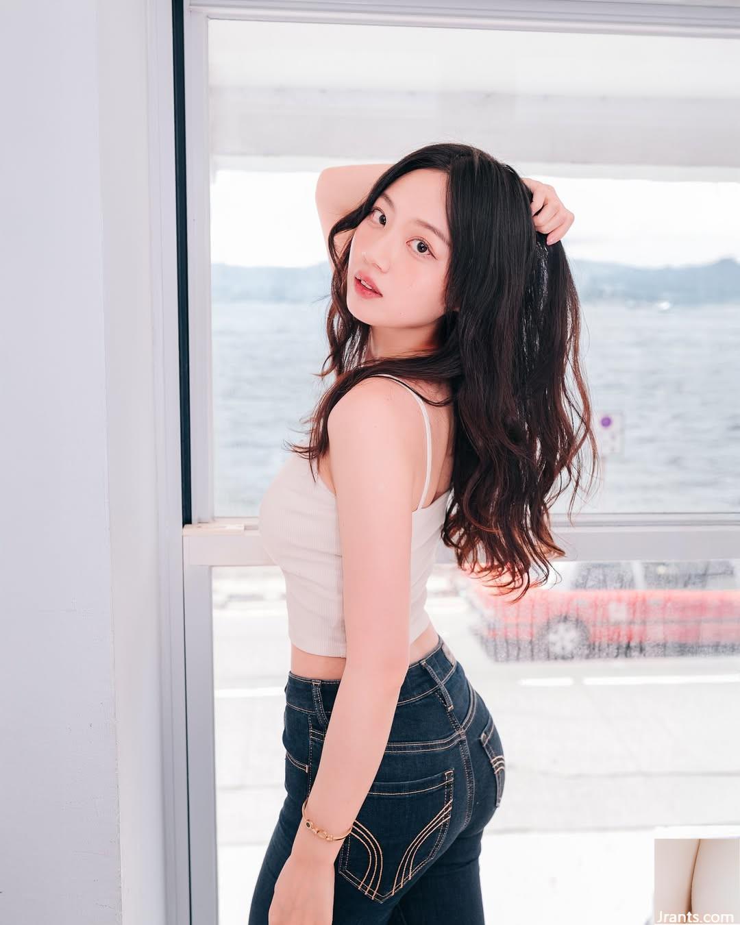 “Bai Mengxian” đầy cám dỗ với vẻ ngoài thanh tú và làn da trắng nõn dễ thấy (10P)