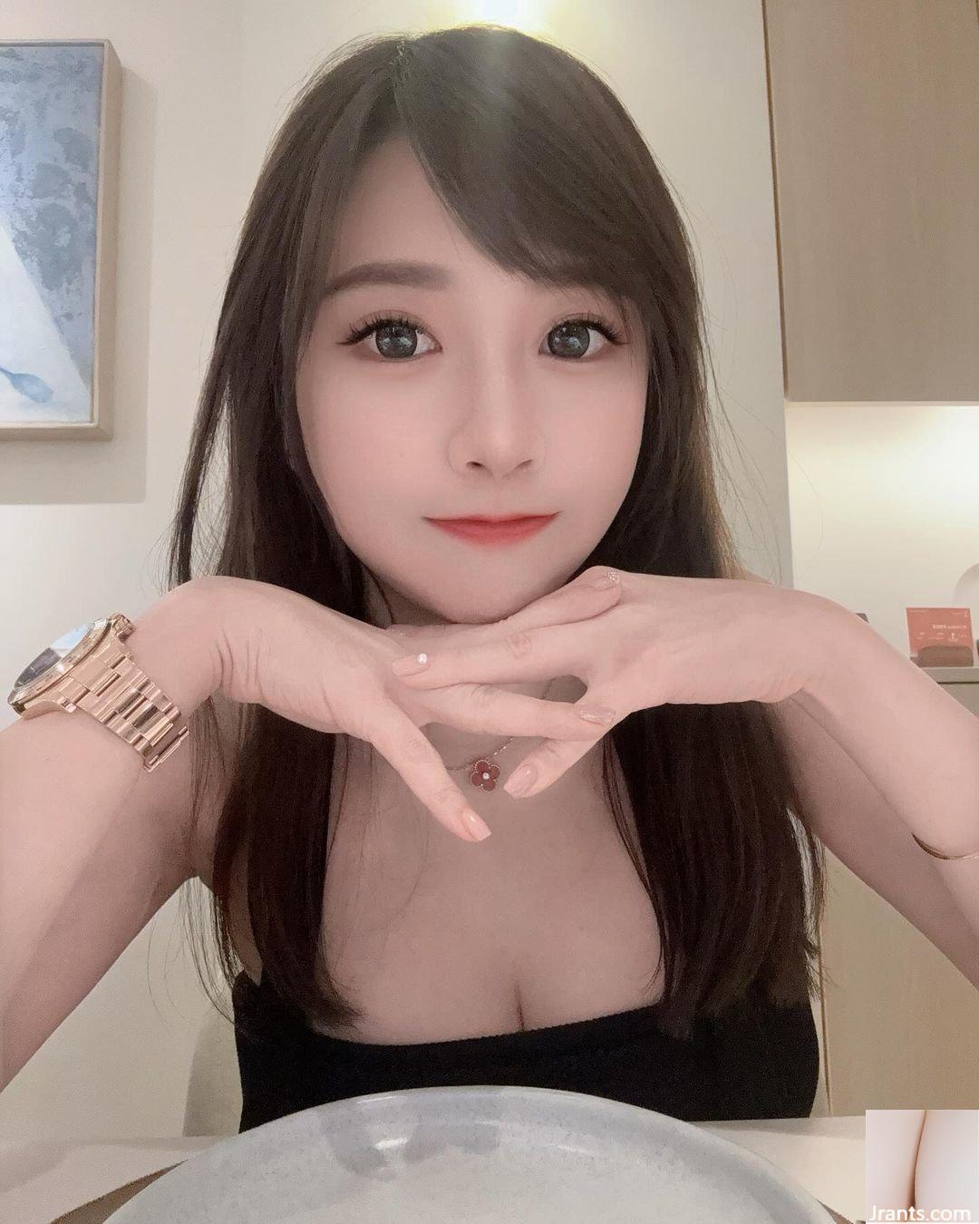 Cô nàng đáng yêu “Tiểu 8” có đôi mắt ngấn nước và góc nhìn thấp đầy cám dỗ (10P) - Ảnh 3