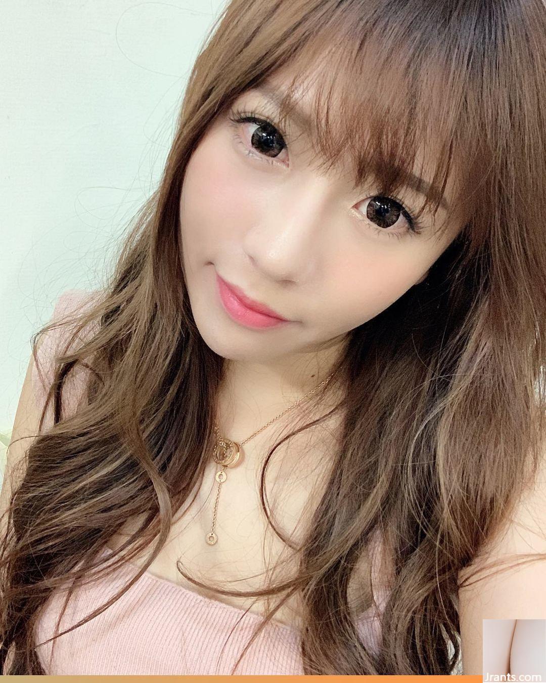 Cô nàng đáng yêu “Tiểu 8” có đôi mắt ngấn nước và góc nhìn thấp đầy cám dỗ (10P) - Ảnh 5