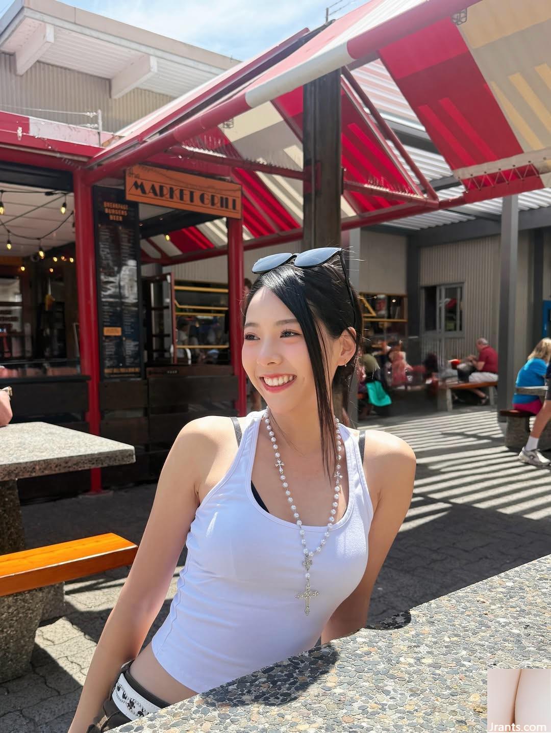 “Zeng Xuifan Demi” có đôi mắt to, nụ cười ngọt ngào, thân hình bụ bẫm dễ thương và khoe vóc dáng (10P) - Ảnh 3