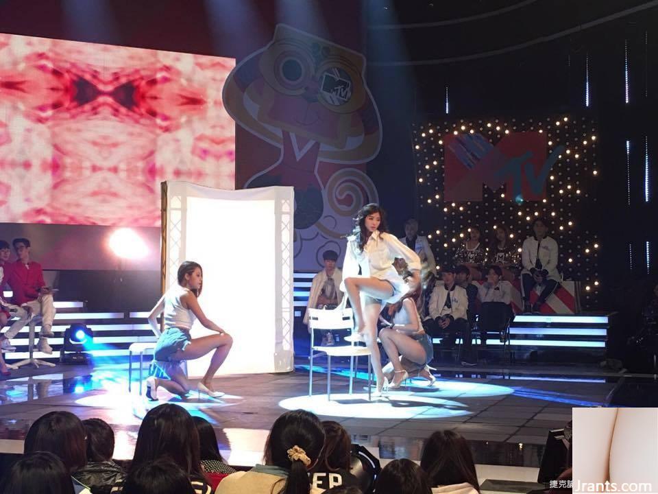 Bikini khoe bộ ngực khủng trắng như tuyết ~ Kiều mạch thành ngữ ~ Bộ ngực D “hình tình yêu” bùng nổ và nóng bỏng (85P) - Ảnh 2