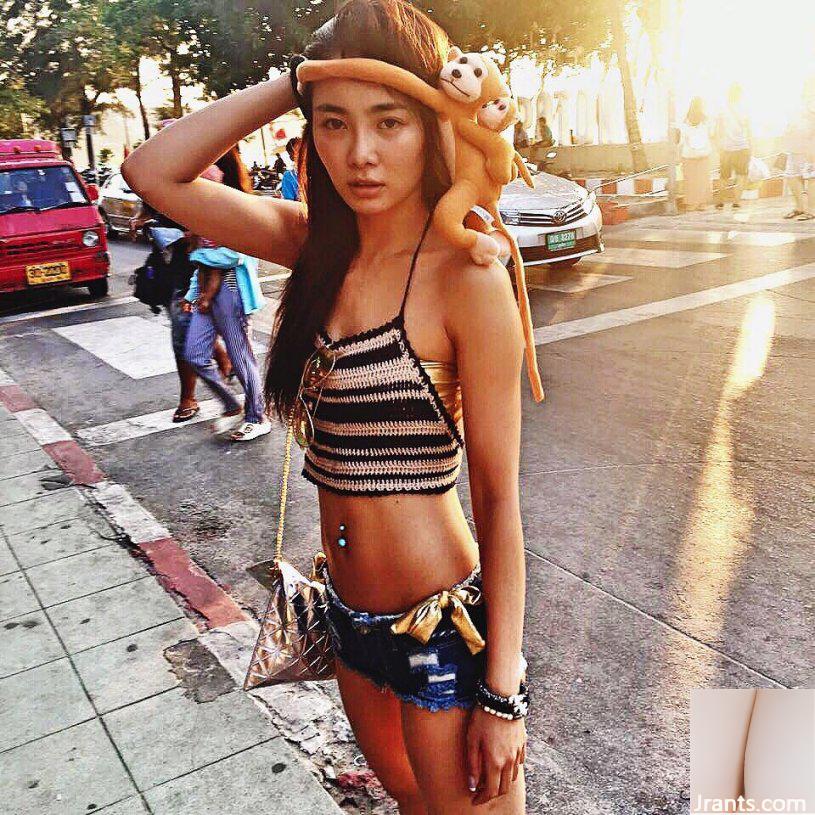 Hot girl chân dài Shu Zichen với hình chữ V khoét sâu kéo dài đến rốn đứng lộn ngược trên lưng ngựa trên bãi biển (48P) - Ảnh 13