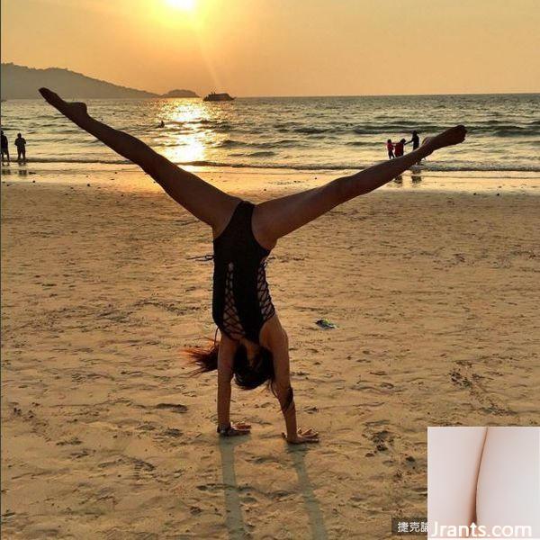 Hot girl chân dài Shu Zichen với hình chữ V khoét sâu kéo dài đến rốn đứng lộn ngược trên lưng ngựa trên bãi biển (48P) - Ảnh 4