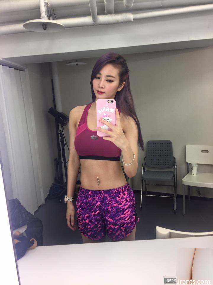 Hot girl chân dài Shu Zichen với hình chữ V khoét sâu kéo dài đến rốn đứng lộn ngược trên lưng ngựa trên bãi biển (48P) - Ảnh 47