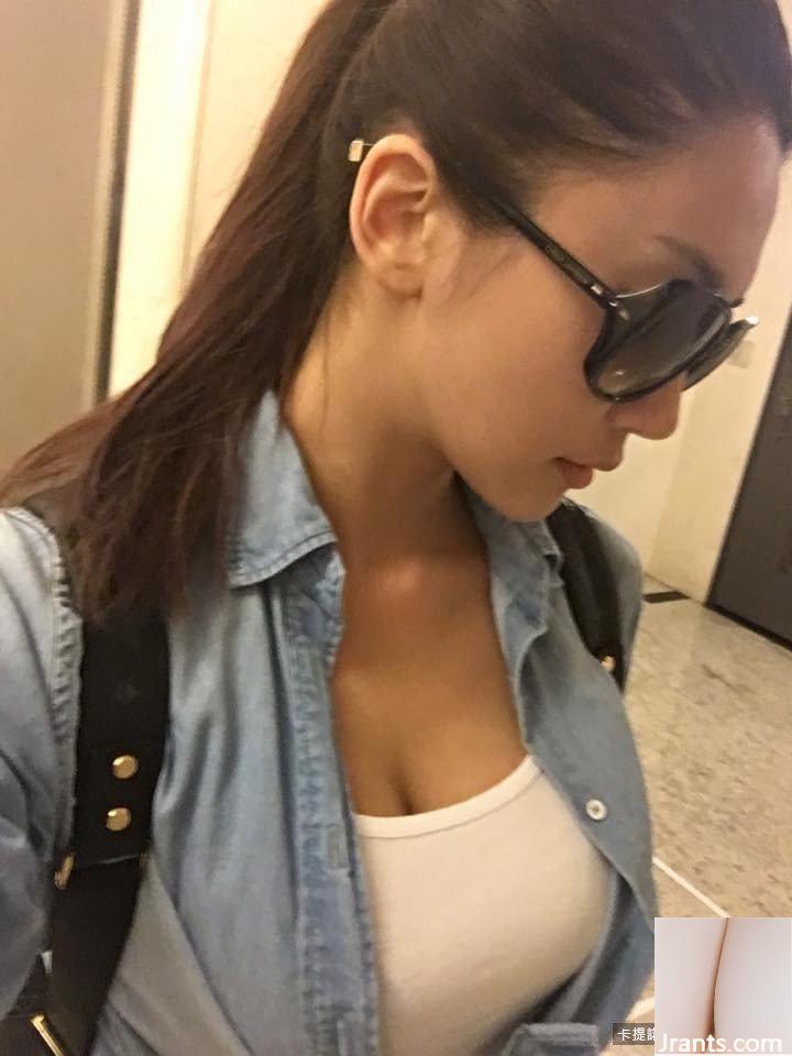 32D Hot Madou ~ Mia Wei Keren ~ selfie mờ ảo trên giường với đôi chân xinh đẹp lộ ra ngoài, khoe khí chất và vẻ đẹp (61P) - Ảnh 13