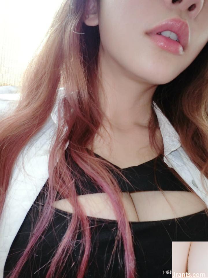 32D Hot Madou ~ Mia Wei Keren ~ selfie mờ ảo trên giường với đôi chân xinh đẹp lộ ra ngoài, khoe khí chất và vẻ đẹp (61P) - Ảnh 14
