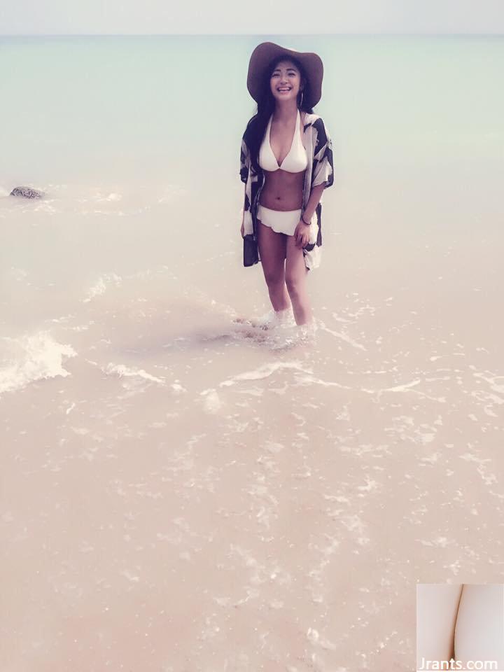 Cô gái xinh đẹp có đôi mắt điện trong cửa hàng quần áo ~ ​​Fefe (Feifei) ~ mặc bikini trắng để khoe vẻ đẹp tự nhiên (32P) - Ảnh 15