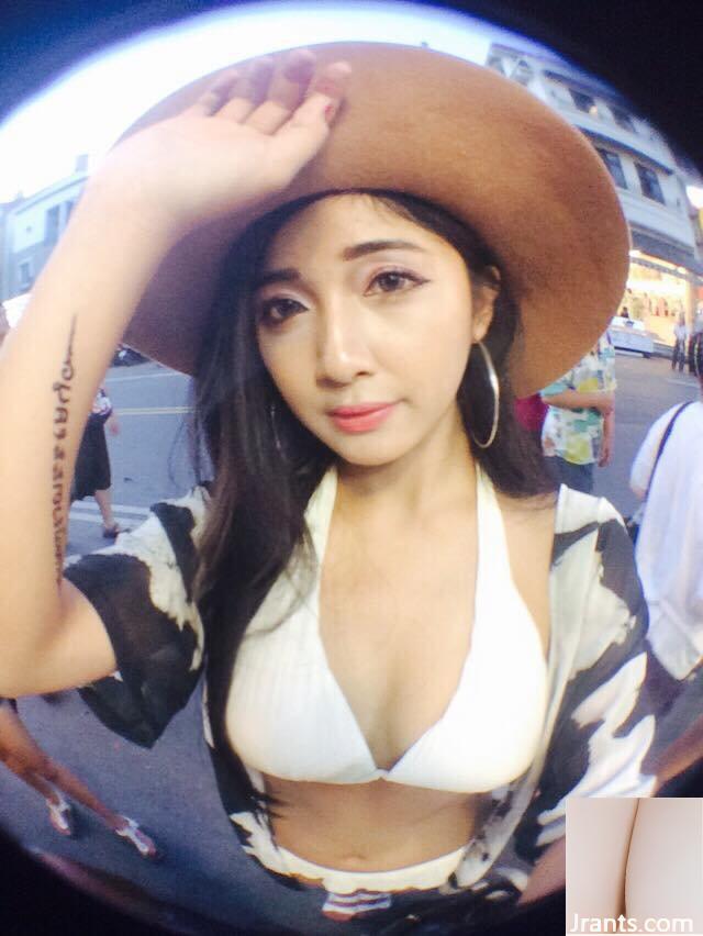 Cô gái xinh đẹp có đôi mắt điện trong cửa hàng quần áo ~ ​​Fefe (Feifei) ~ mặc bikini trắng để khoe vẻ đẹp tự nhiên (32P) - Ảnh 18