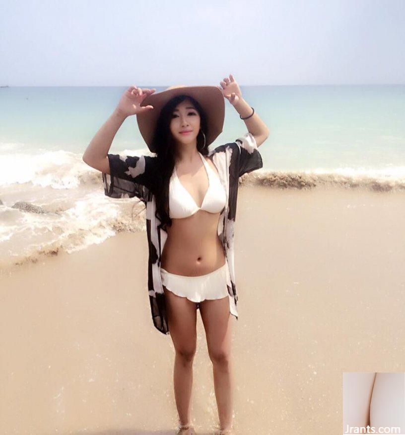 Cô gái xinh đẹp có đôi mắt điện trong cửa hàng quần áo ~ ​​Fefe (Feifei) ~ mặc bikini trắng để khoe vẻ đẹp tự nhiên (32P) - Ảnh 20