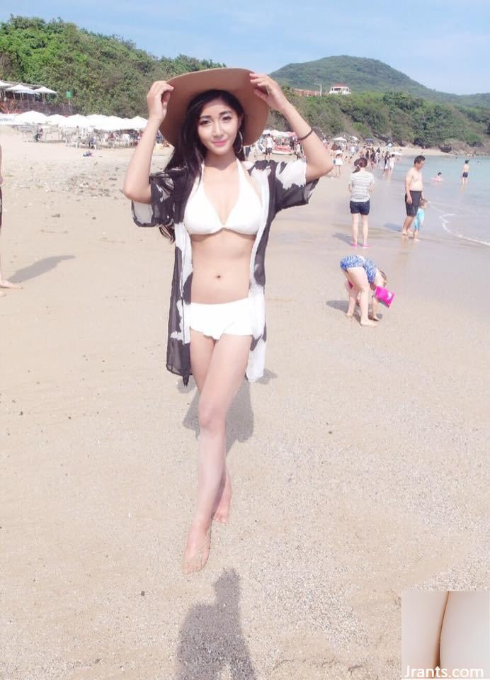 Cô gái xinh đẹp có đôi mắt điện trong cửa hàng quần áo ~ ​​Fefe (Feifei) ~ mặc bikini trắng để khoe vẻ đẹp tự nhiên (32P) - Ảnh 23