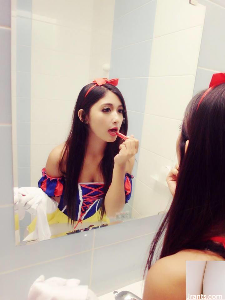 Cô gái xinh đẹp có đôi mắt điện trong cửa hàng quần áo ~ ​​Fefe (Feifei) ~ mặc bikini trắng để khoe vẻ đẹp tự nhiên (32P) - Ảnh 25