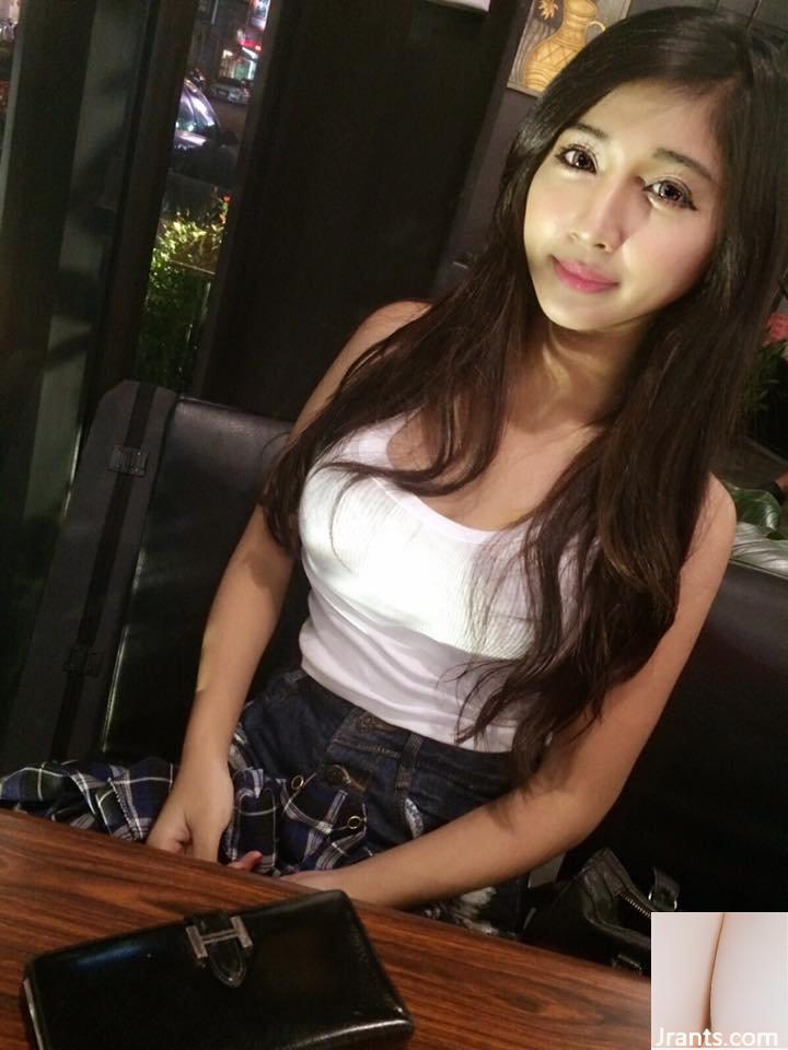 Cô gái xinh đẹp có đôi mắt điện trong cửa hàng quần áo ~ ​​Fefe (Feifei) ~ mặc bikini trắng để khoe vẻ đẹp tự nhiên (32P) - Ảnh 8