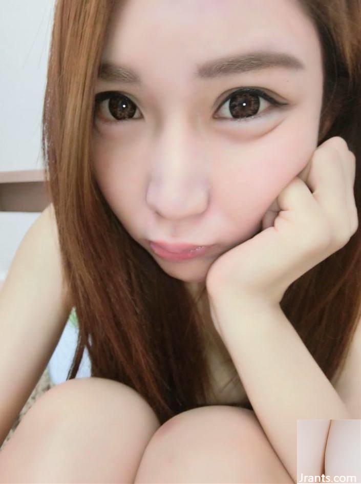 Cô gái nghiệp dư với bộ ngực cúp E ~ Zhan Wanyi ~ chụp ảnh tự sướng trong bộ vest cắt sâu trong xe, để lộ bộ ngực trắng ngần (35P) - Ảnh 28