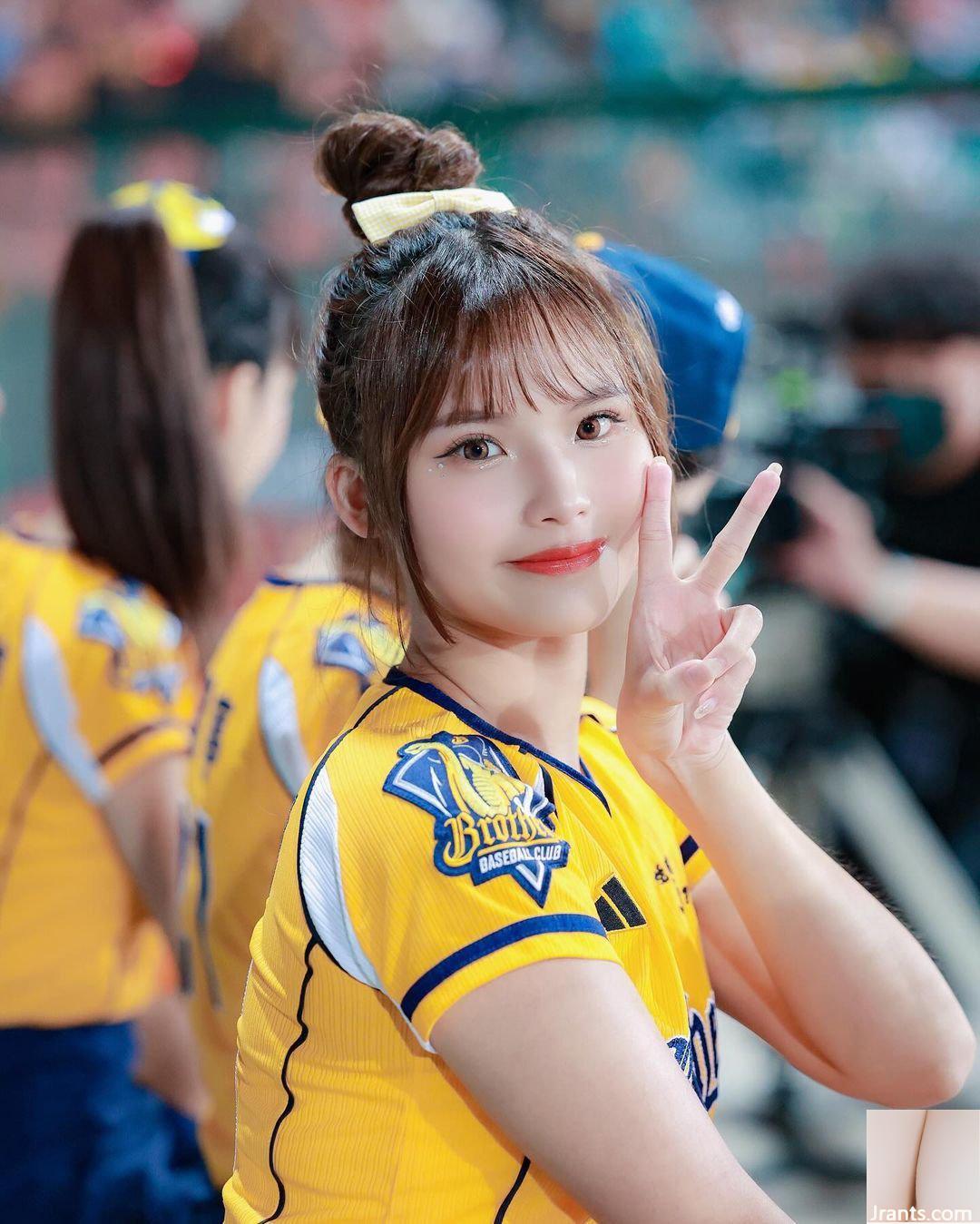 Hot girl “Wendy” dễ thương, gợi cảm có thể xóa rất nhiều ảnh xấu chỉ bằng một nụ cười (10P) - Ảnh 3